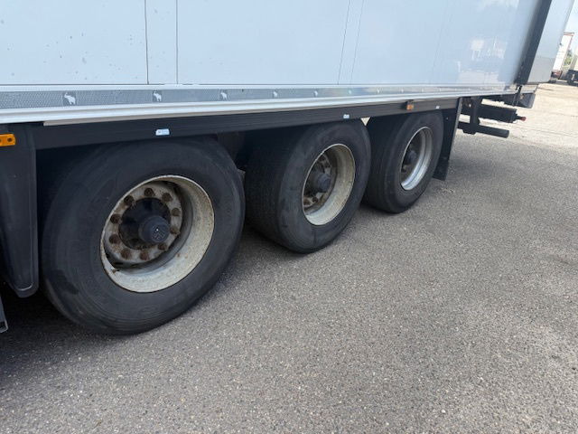 Schmitz Cargobull Thermoking - 冷藏半拖车:图5 Schmitz Cargobull Thermoking - 冷藏半拖车:图5