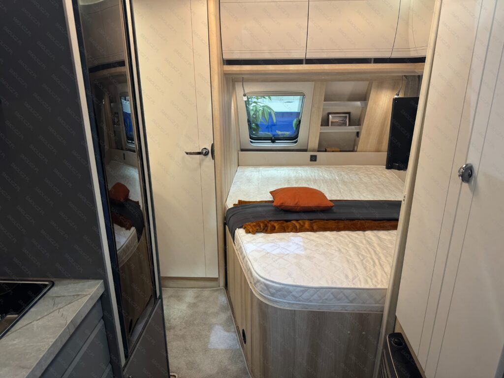 DE LUXE 460 UFe - 旅行拖车:图3 DE LUXE 460 UFe - 旅行拖车:图3