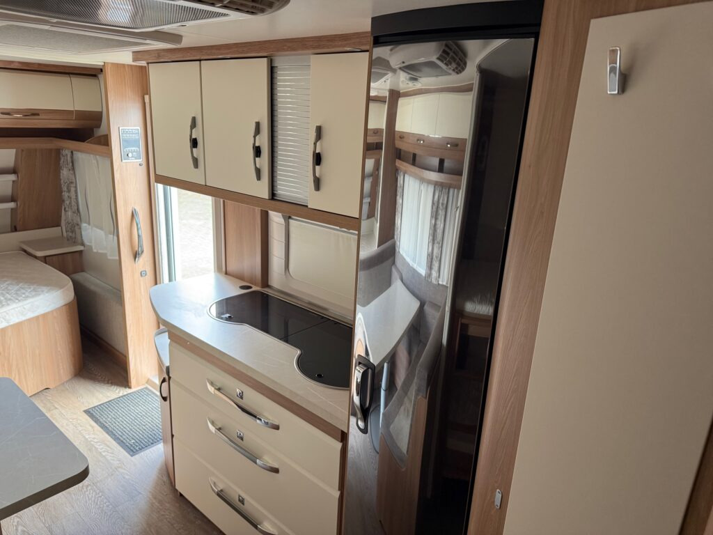 Hobby 545 KMF DE LUXE 2021 租赁 Hobby 545 KMF DE LUXE 2021：图9