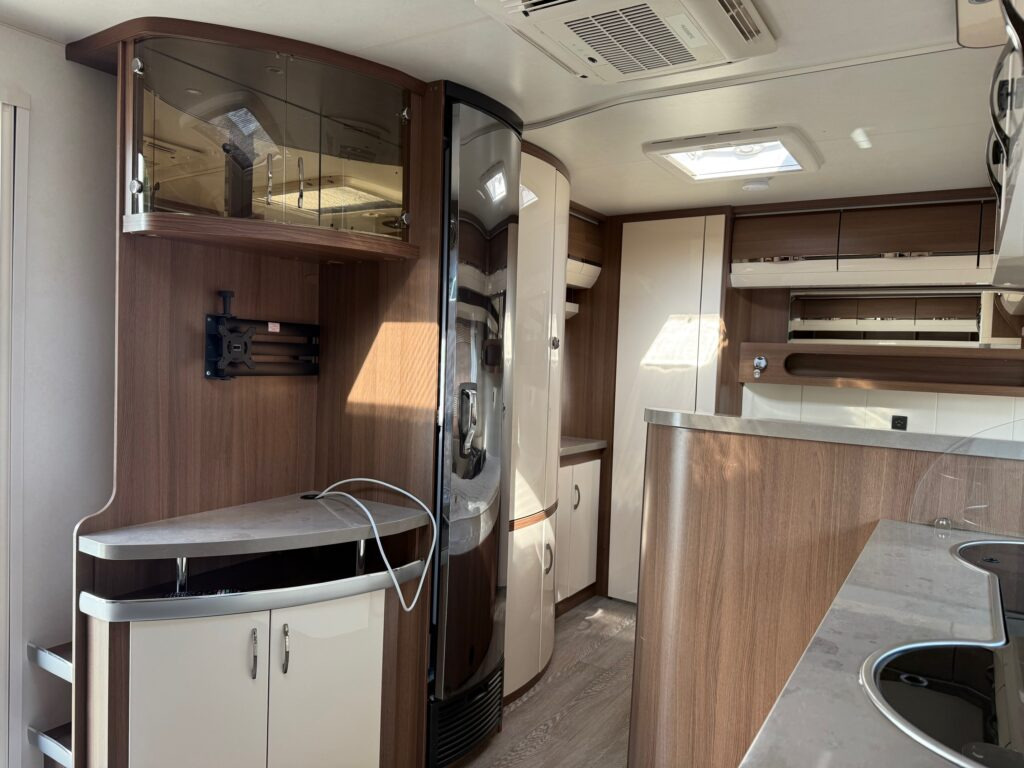 旅行拖车 Hobby 720 KWFU Prestige 2020：图7