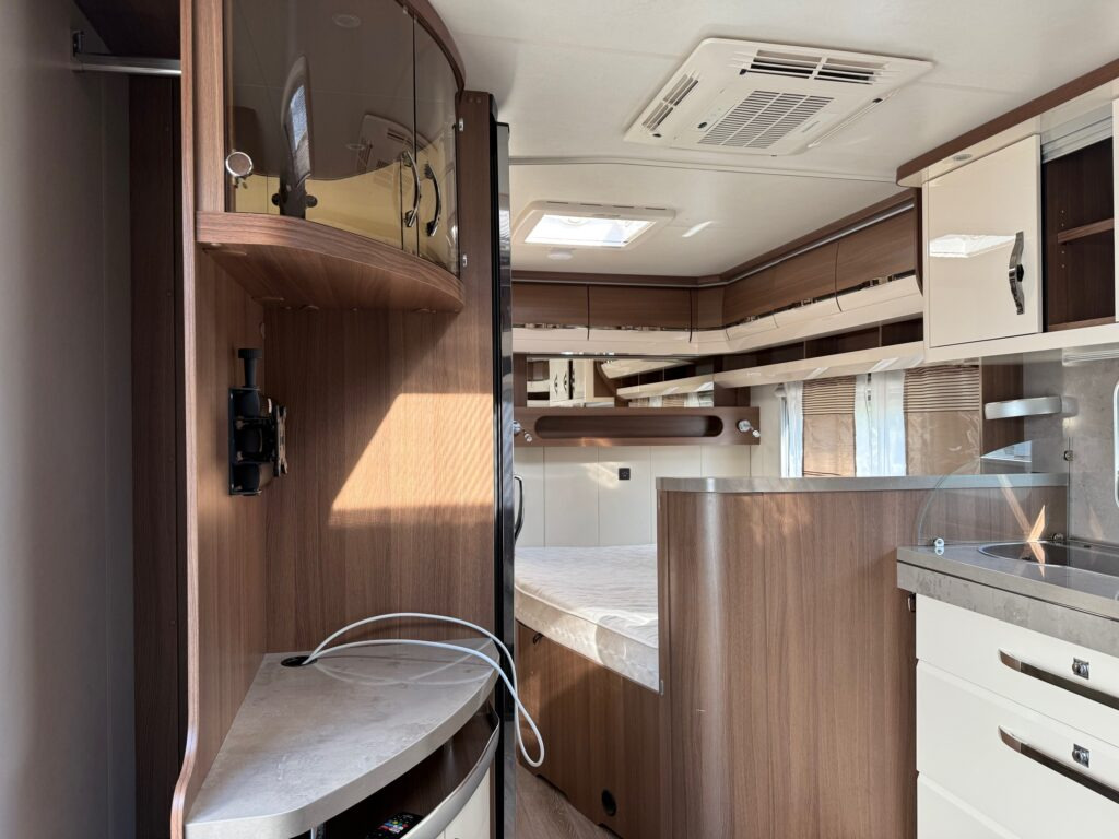 旅行拖车 Hobby 720 KWFU Prestige 2020：图6