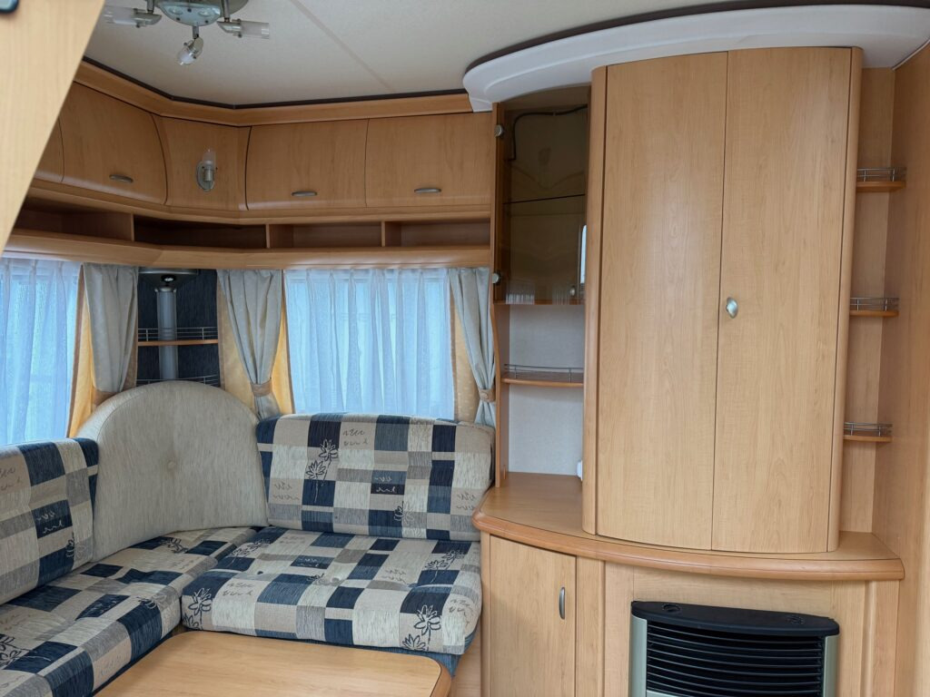 Hobby De Luxe 540 UL 2007 - 旅行拖车:图5 Hobby De Luxe 540 UL 2007 - 旅行拖车:图5