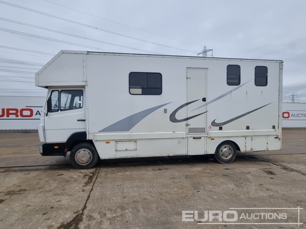 1998 Mercedes 814 - 马匹运输车:图2 1998 Mercedes 814 - 马匹运输车:图2