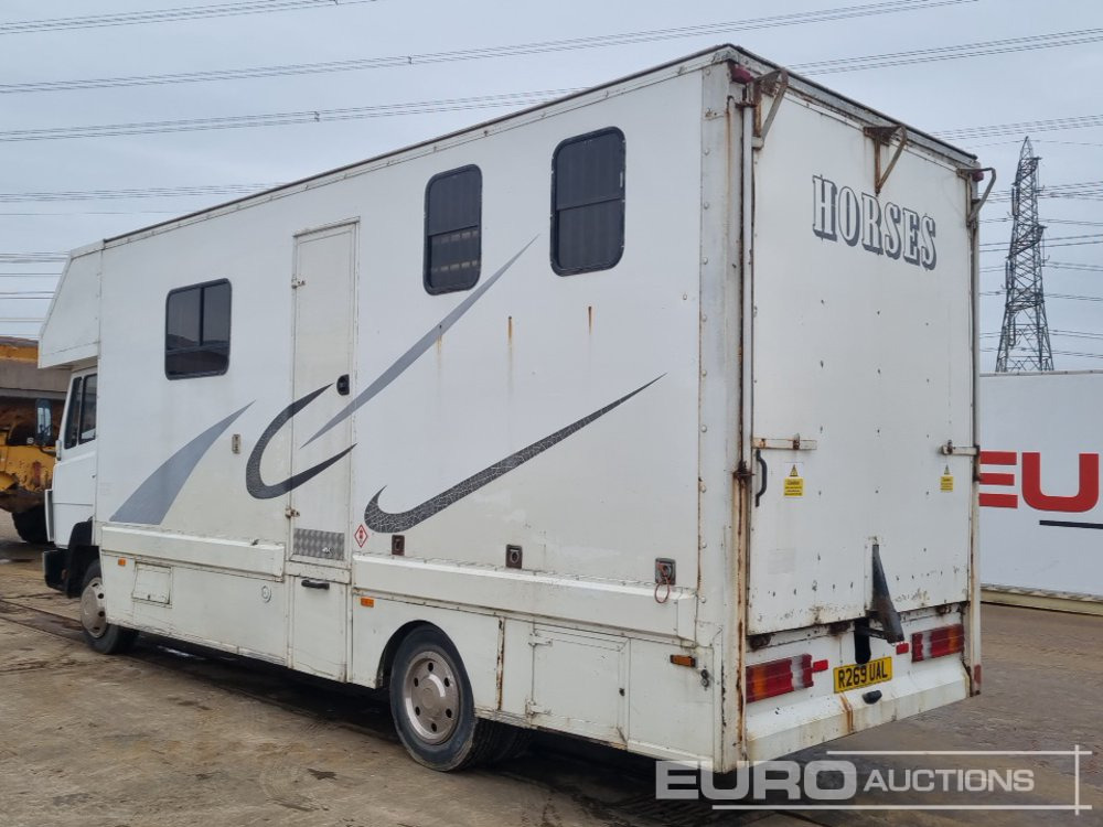 1998 Mercedes 814 - 马匹运输车:图3 1998 Mercedes 814 - 马匹运输车:图3