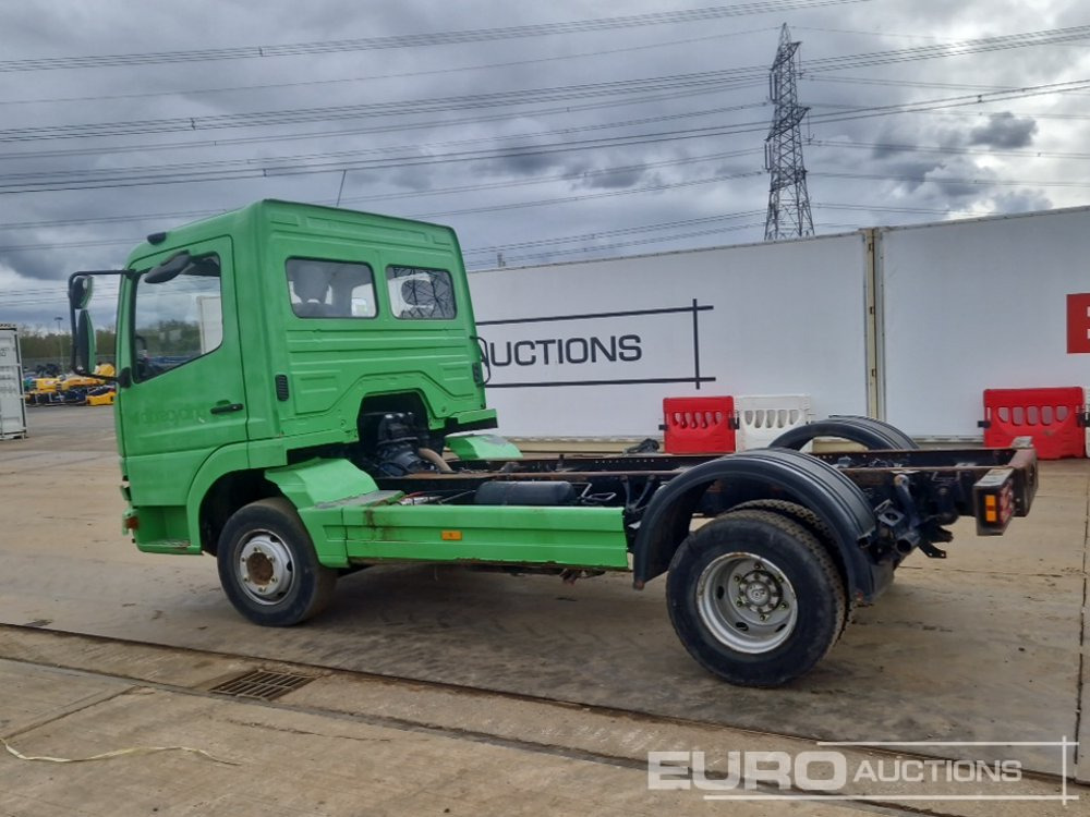 2002 Mercedes 4x2 Chassis Cab, Manual Gearbox - 驾驶室底盘卡车:图3 2002 Mercedes 4x2 Chassis Cab, Manual Gearbox - 驾驶室底盘卡车:图3