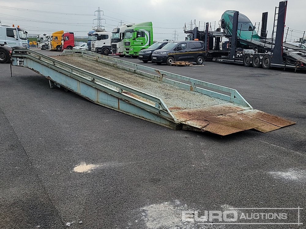 2002 ThorWorld 7ft Loading Ramp - 装载坡道:图4 2002 ThorWorld 7ft Loading Ramp - 装载坡道:图4