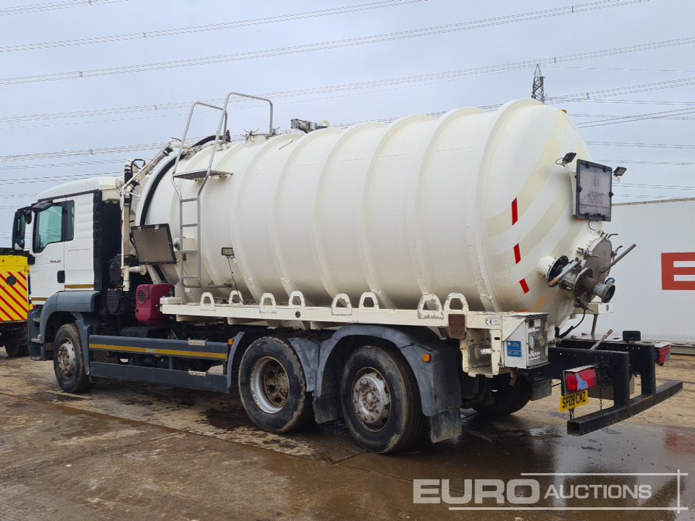 2009 MAN TGS26.320 - 罐车:图3 2009 MAN TGS26.320 - 罐车:图3