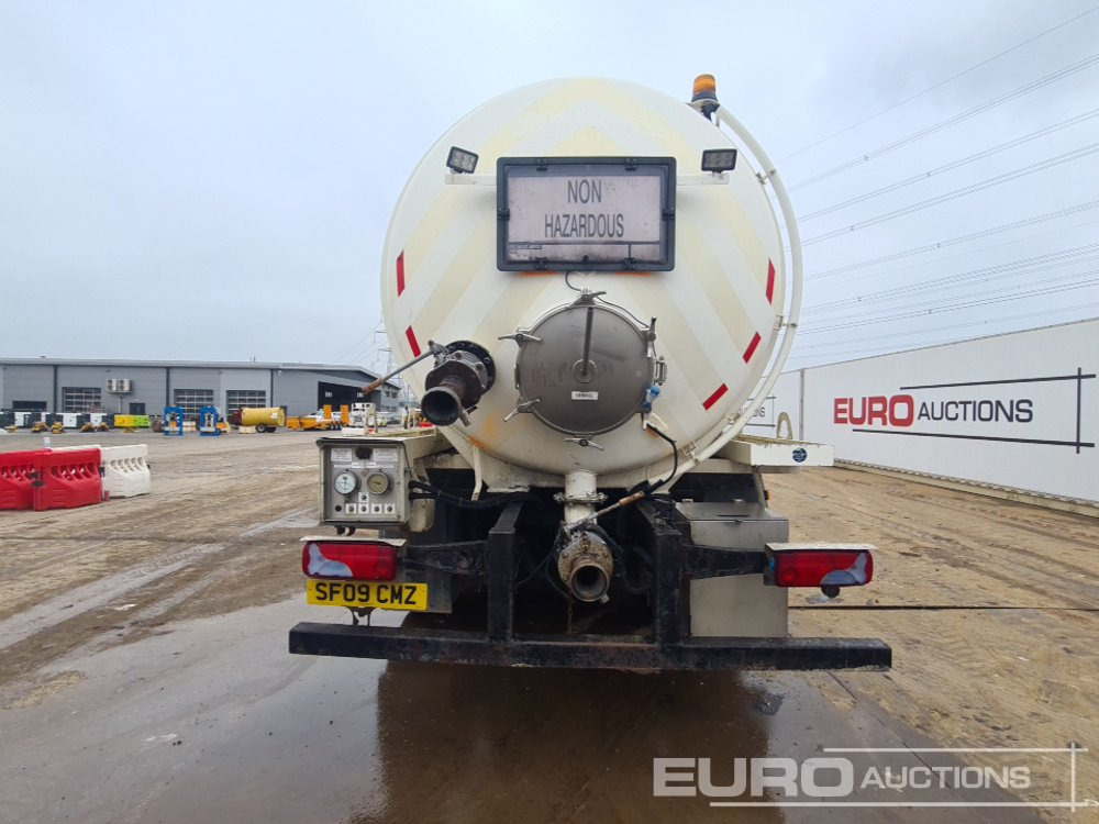 2009 MAN TGS26.320 - 罐车:图4 2009 MAN TGS26.320 - 罐车:图4