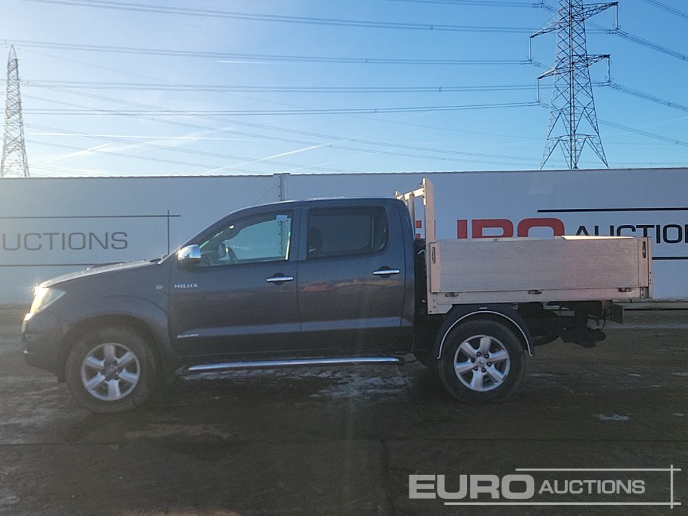 2010 Toyota Hilux Invincible - 皮卡车:图2 2010 Toyota Hilux Invincible - 皮卡车:图2