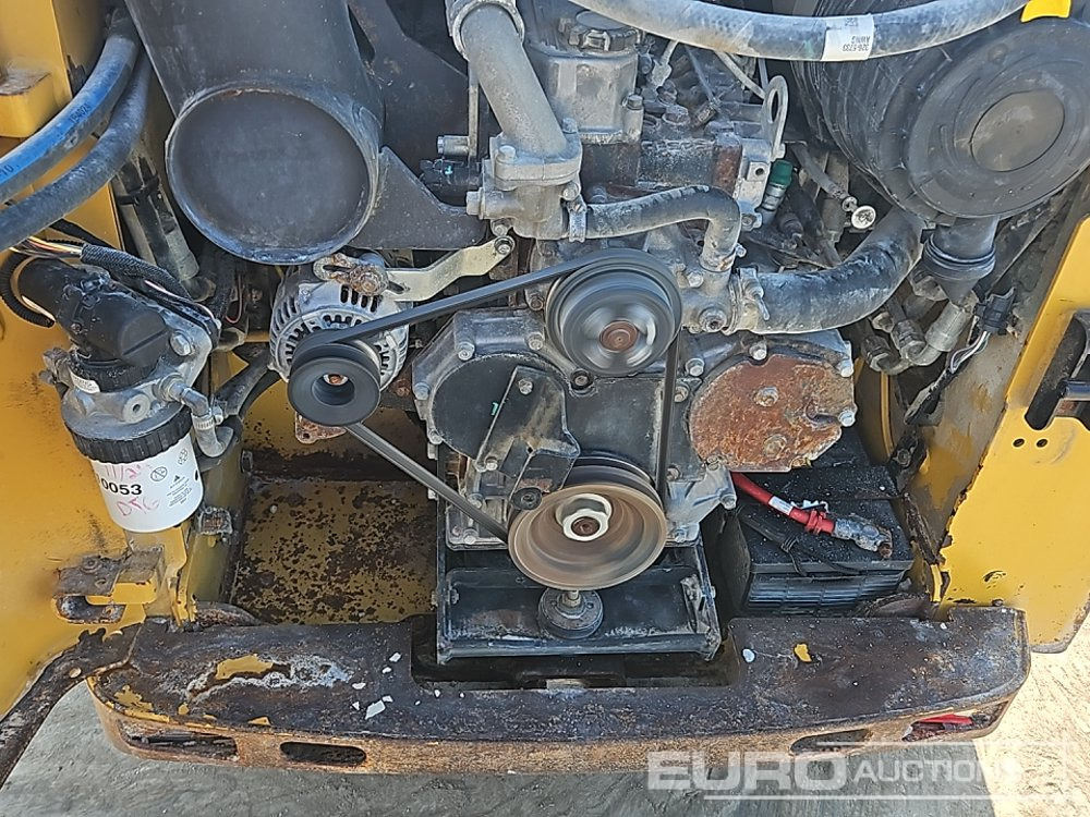 滑移装载机 2012 CAT 242B3:图16 滑移装载机 2012 CAT 242B3:图16