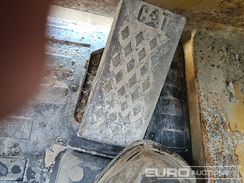 滑移装载机 2012 CAT 242B3:图25 滑移装载机 2012 CAT 242B3:图25