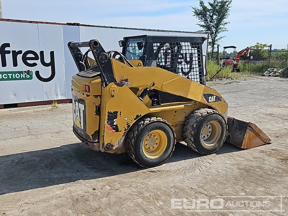 2012 CAT 242B3 - 滑移装载机:图4 2012 CAT 242B3 - 滑移装载机:图4