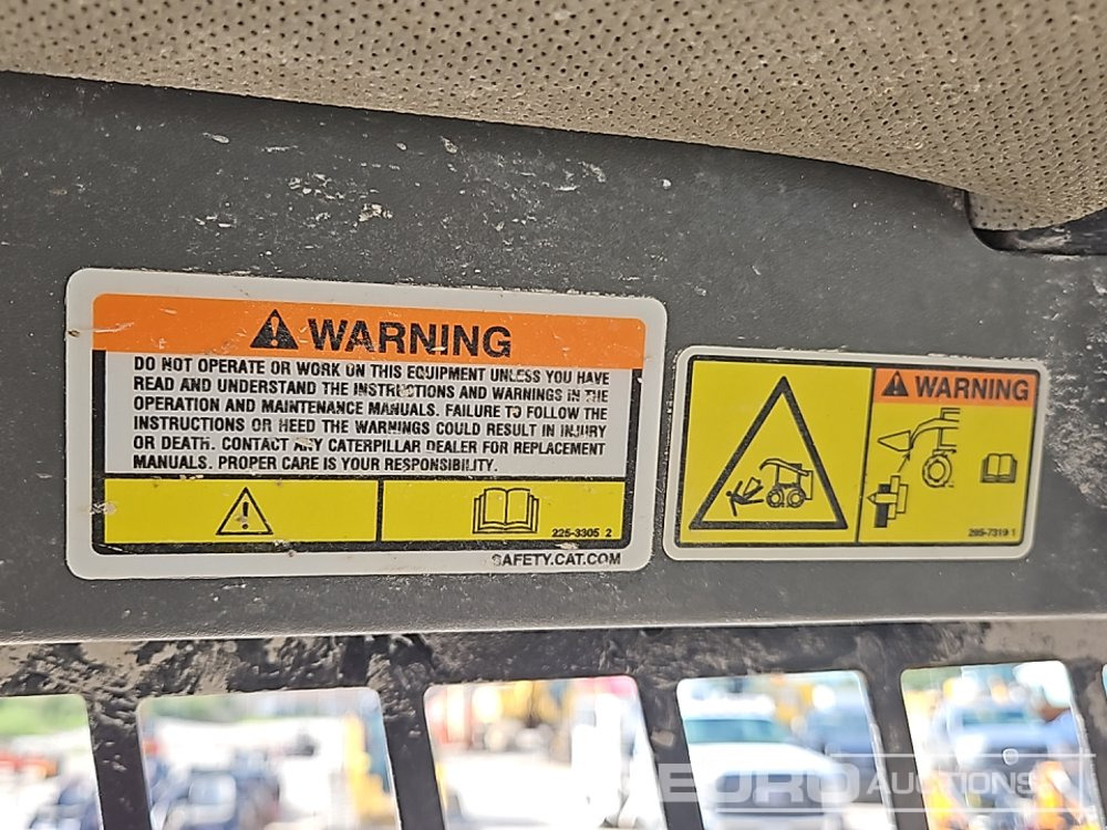 滑移装载机 2012 CAT 242B3:图21 滑移装载机 2012 CAT 242B3:图21