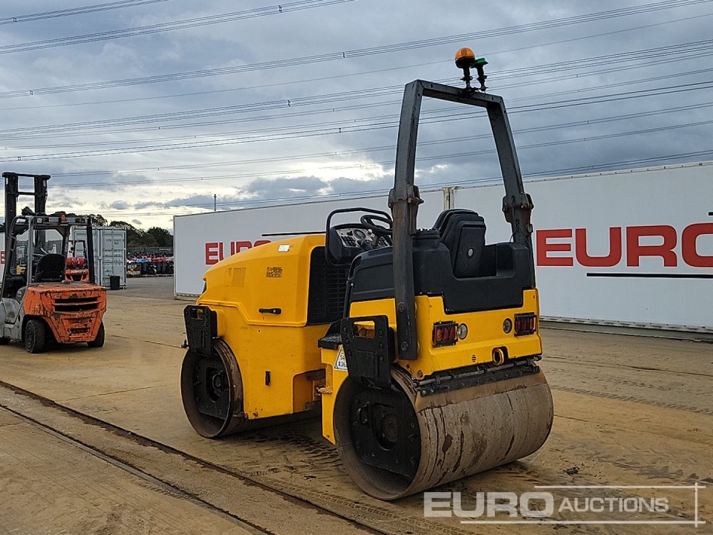 2014 JCB VMT380 - 碾压机:图3 2014 JCB VMT380 - 碾压机:图3