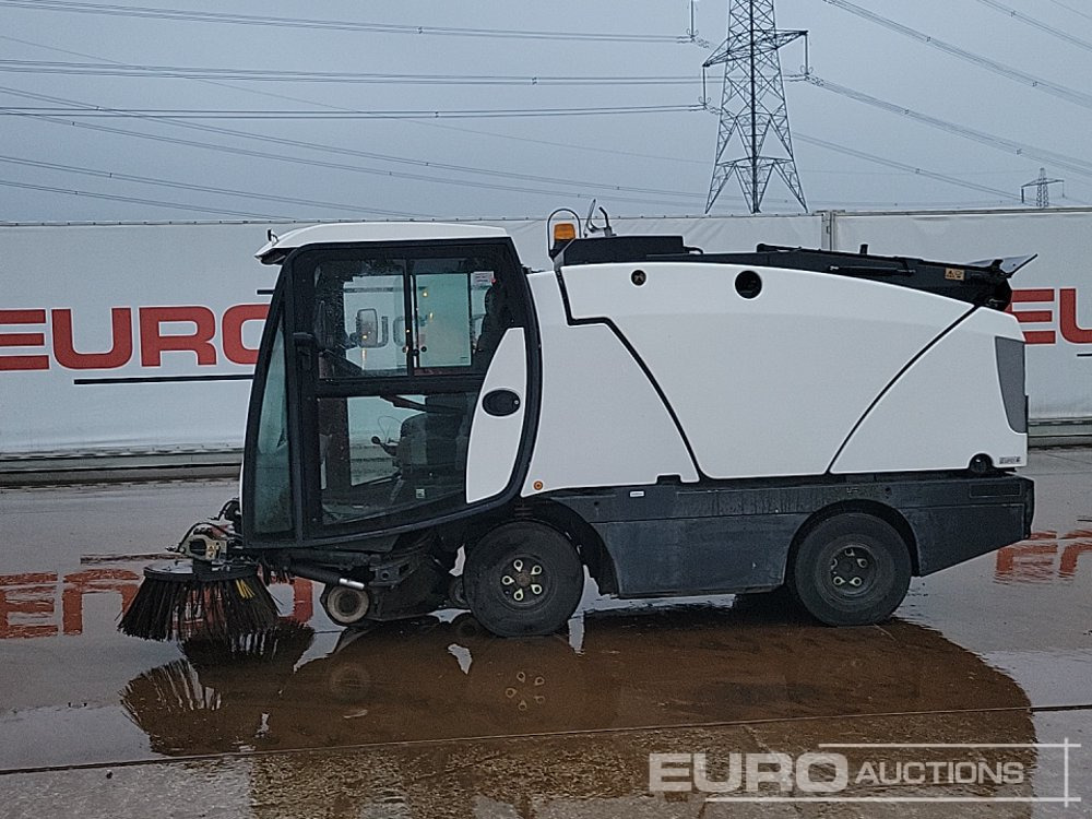 2015 Johnston CX210 - 道路清扫机:图2 2015 Johnston CX210 - 道路清扫机:图2