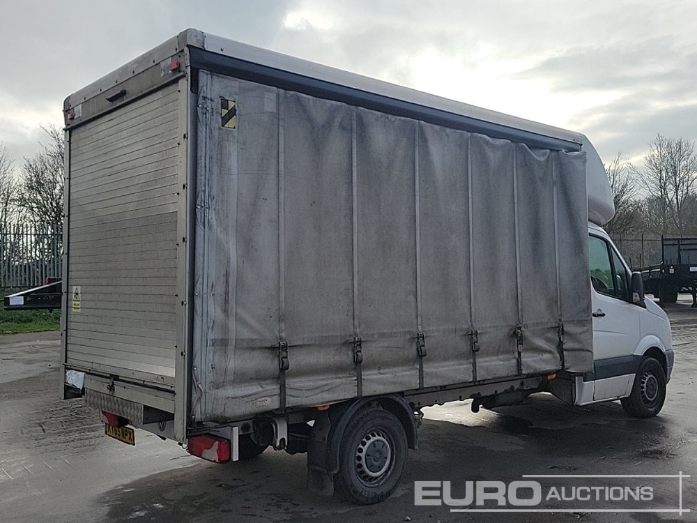 2015 Volkswagen Crafter CR35 - 侧帘货车:图5 2015 Volkswagen Crafter CR35 - 侧帘货车:图5