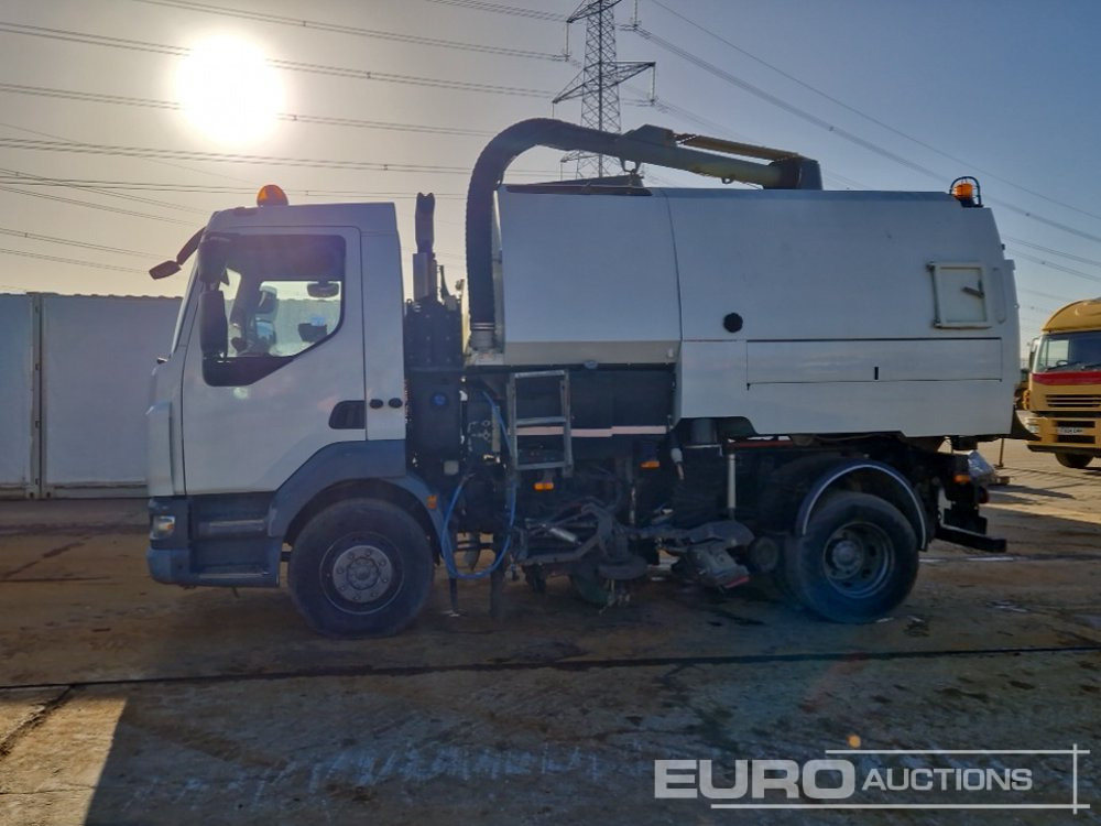 2016 DAF LF220 - 道路清扫机:图2 2016 DAF LF220 - 道路清扫机:图2