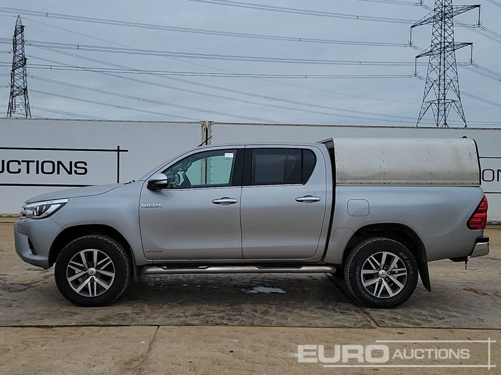 2016 Toyota Hilux Invincible - 皮卡车:图2 2016 Toyota Hilux Invincible - 皮卡车:图2