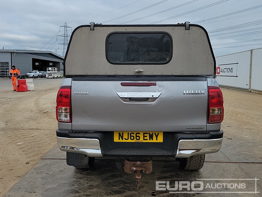 2016 Toyota Hilux Invincible - 皮卡车:图4 2016 Toyota Hilux Invincible - 皮卡车:图4
