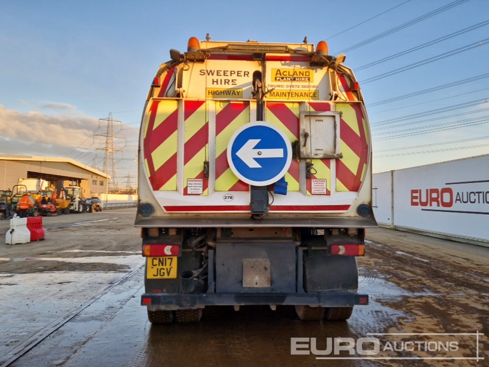 2017 DAF LF220 - 道路清扫机:图4 2017 DAF LF220 - 道路清扫机:图4