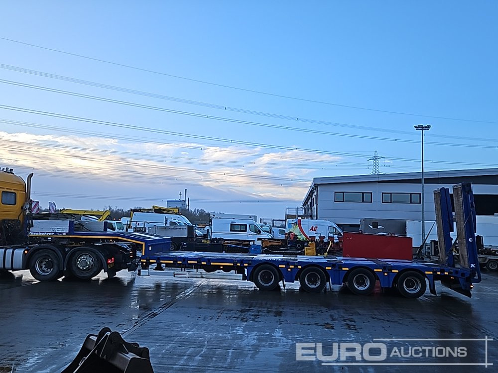 2017 Kassbohrer 4 Axle Extendable Stepframe Low Loader Trailer, 1 Rear Stear Axle, Out Riggers, Hydraulic Fliptoe Ramps - 低装载半拖车:图2 2017 Kassbohrer 4 Axle Extendable Stepframe Low Loader Trailer, 1 Rear Stear Axle, Out Riggers, Hydraulic Fliptoe Ramps - 低装载半拖车:图2