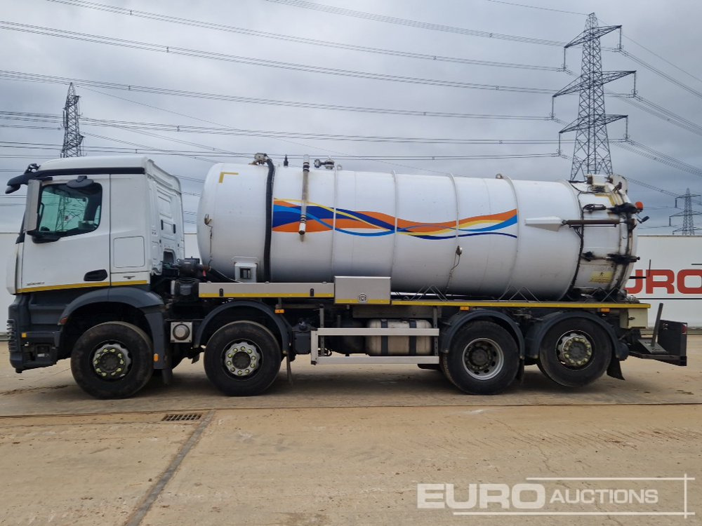 2017 Mercedes Arocs 3240 - 罐车:图2 2017 Mercedes Arocs 3240 - 罐车:图2