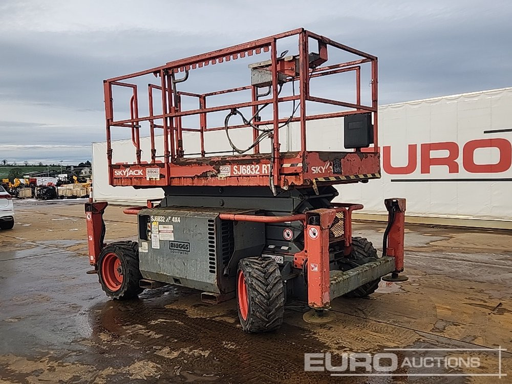 2017 SkyJack SJ6832RT - 空中平台:图3 2017 SkyJack SJ6832RT - 空中平台:图3