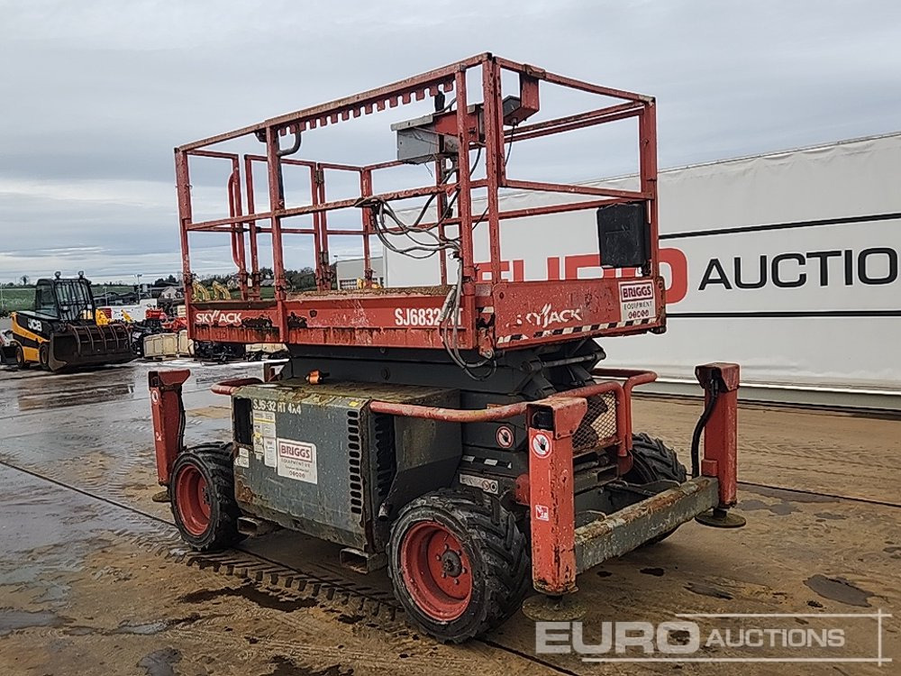 2017 SkyJack SJ6832RT - 空中平台:图3 2017 SkyJack SJ6832RT - 空中平台:图3