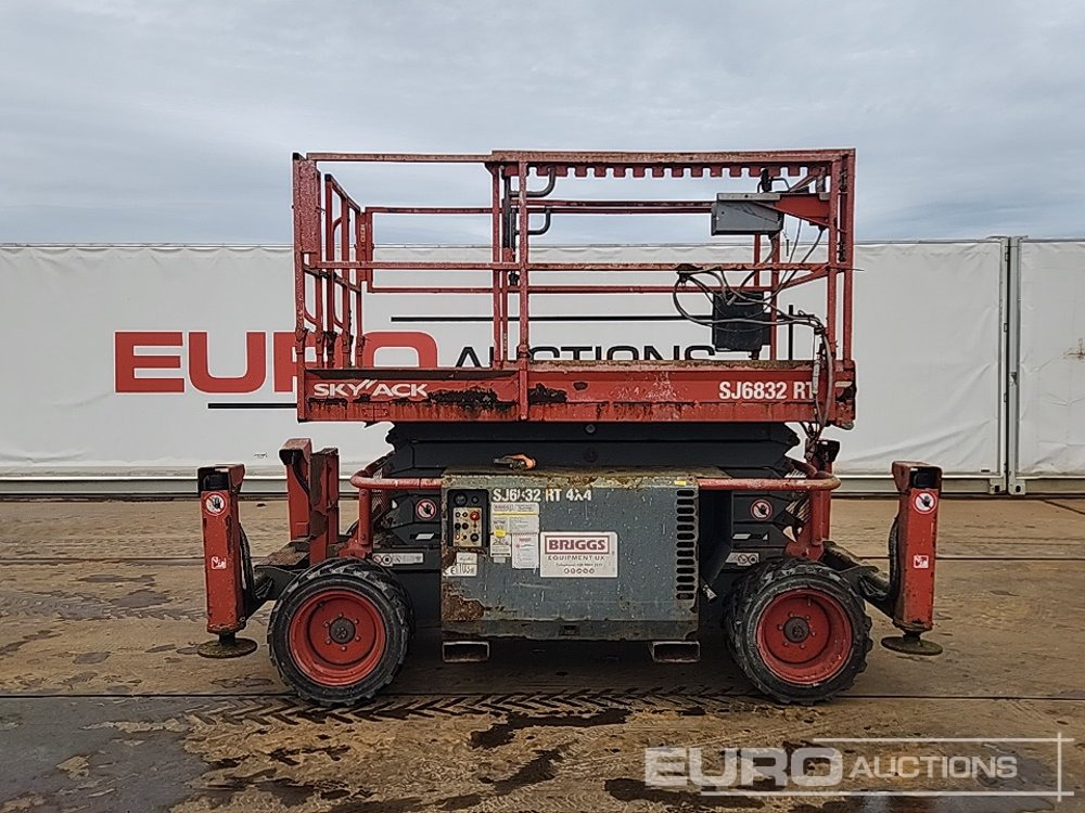 2017 SkyJack SJ6832RT - 空中平台:图2 2017 SkyJack SJ6832RT - 空中平台:图2