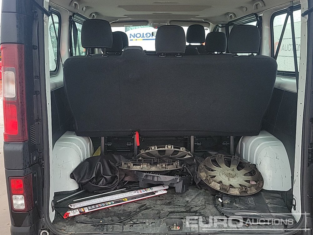小型客车 2017 Vauxhall Vivaro：图19