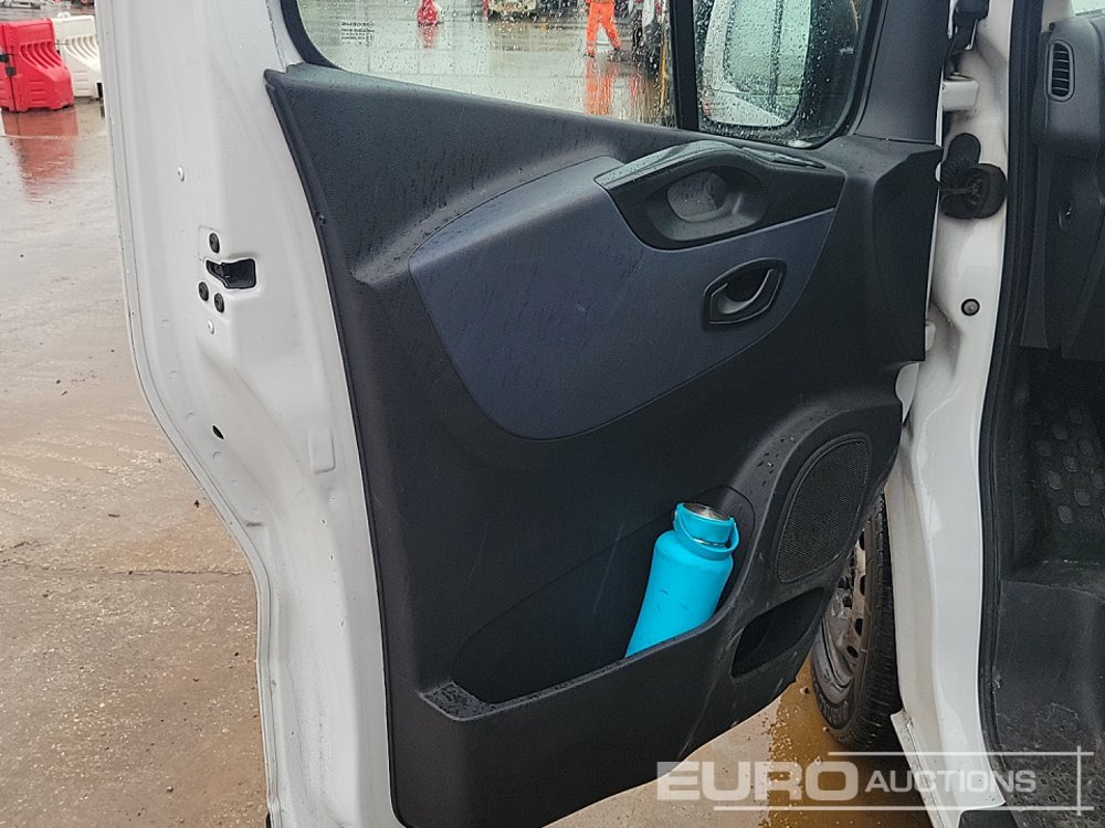 小型客车 2017 Vauxhall Vivaro：图24