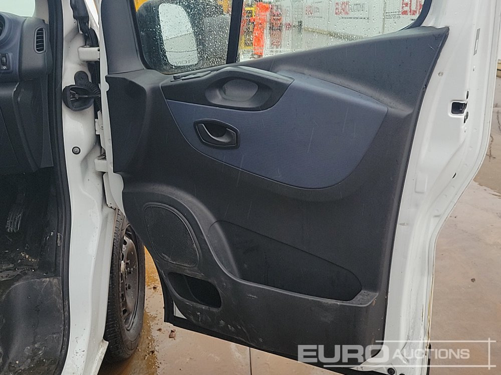 小型客车 2017 Vauxhall Vivaro：图26