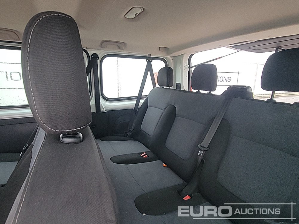 小型客车 2017 Vauxhall Vivaro：图21