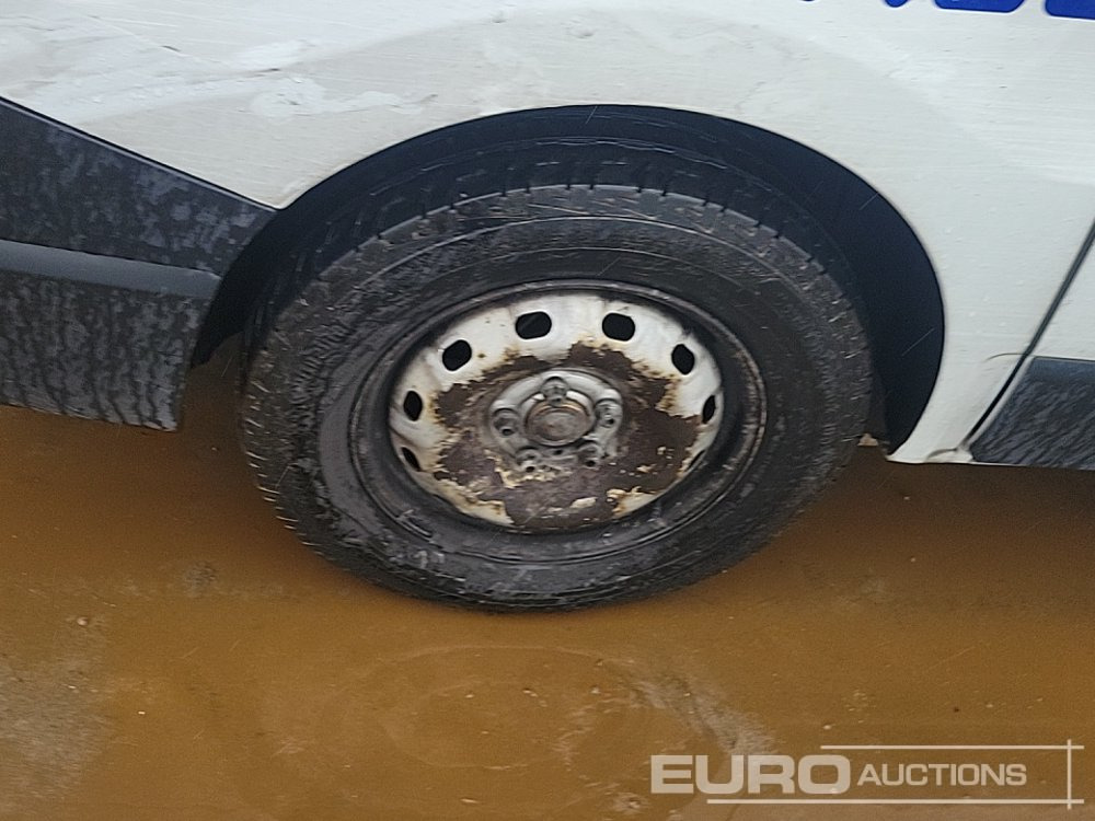小型客车 2017 Vauxhall Vivaro：图11