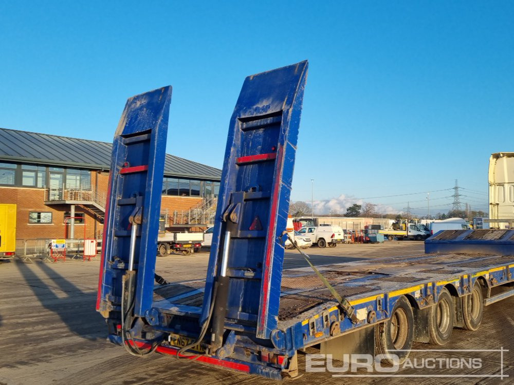 2018 McCauley Tri Axle Step Frame Low Loader Trailer, Out Riggers, Hydraulic Ramps - 低装载半拖车:图5 2018 McCauley Tri Axle Step Frame Low Loader Trailer, Out Riggers, Hydraulic Ramps - 低装载半拖车:图5
