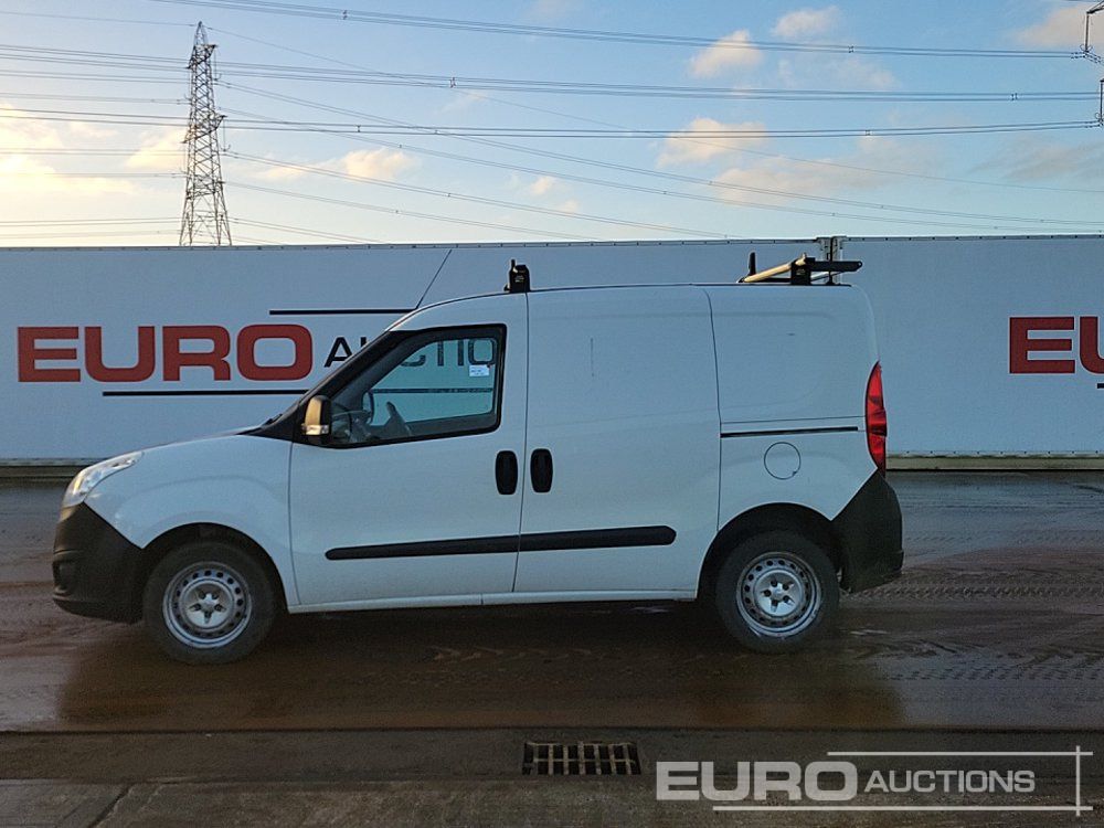 2018 Vauxhall Combo - 小型货车:图2 2018 Vauxhall Combo - 小型货车:图2