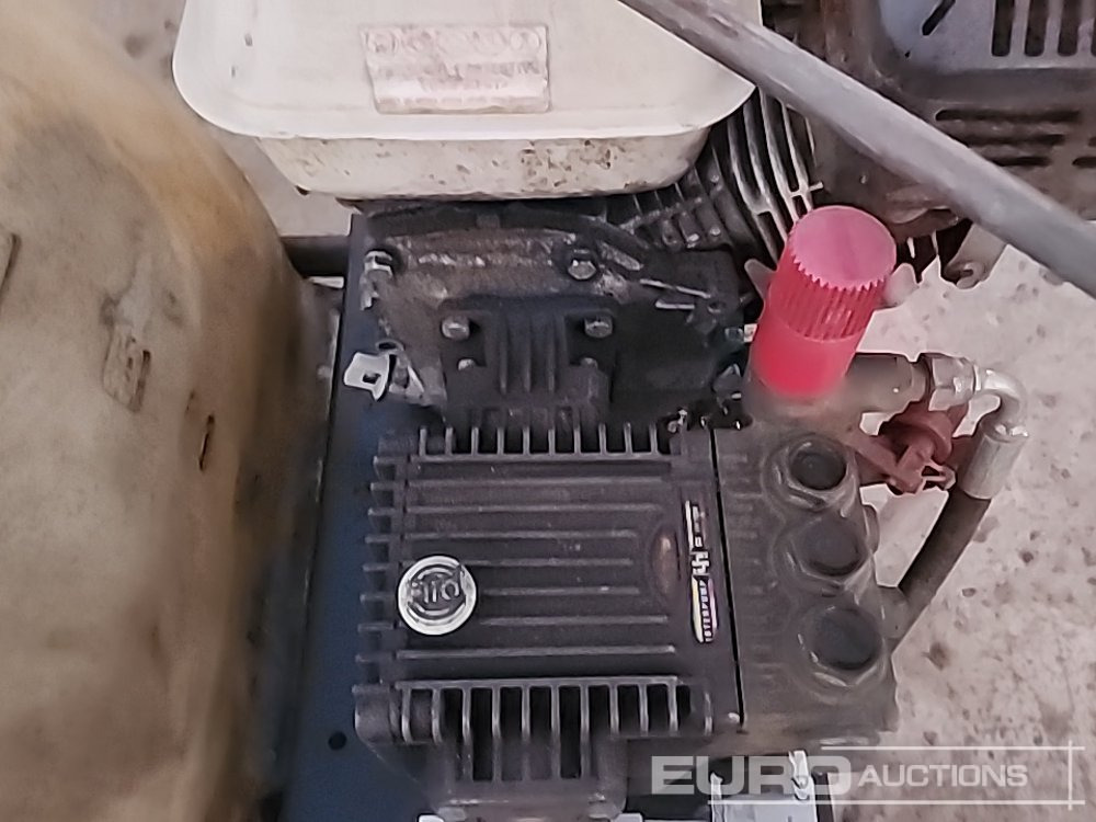 高压清洗机 2020 COMET CRRC 120 ECO Petol Pressure Washer, Honda Engine, Hose, Lance：图17