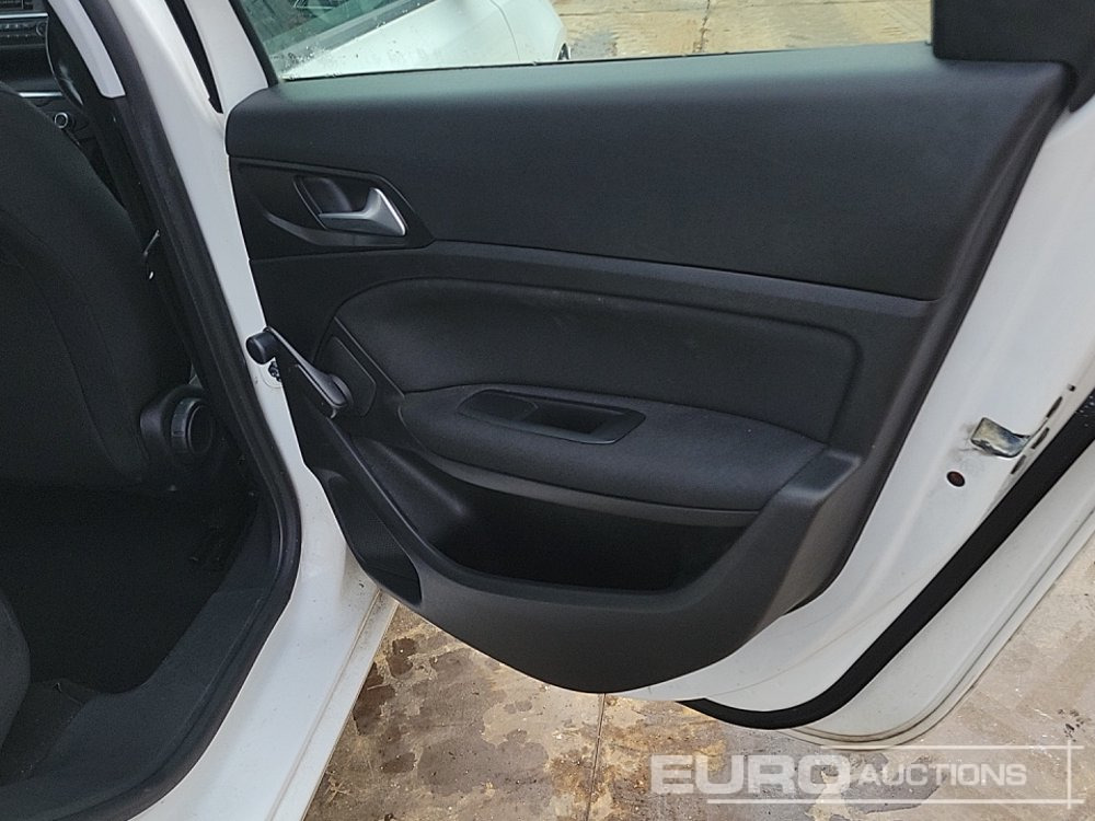 汽车 2020 Peugeot 308：图25