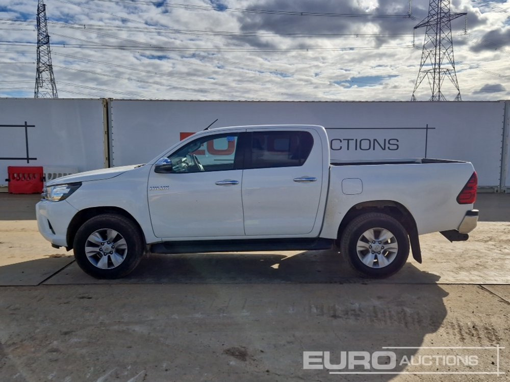 2020 Toyota Hilux Icon - 皮卡车:图2 2020 Toyota Hilux Icon - 皮卡车:图2