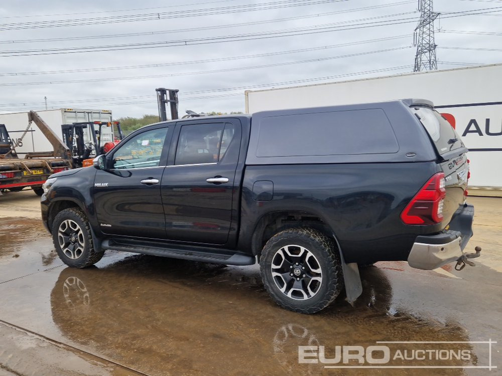 2021 Toyota Hilux Invincible - 皮卡车:图3 2021 Toyota Hilux Invincible - 皮卡车:图3