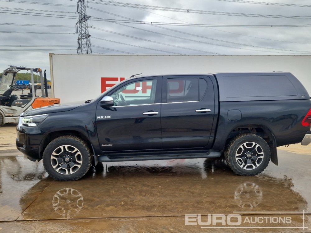 2021 Toyota Hilux Invincible - 皮卡车:图2 2021 Toyota Hilux Invincible - 皮卡车:图2