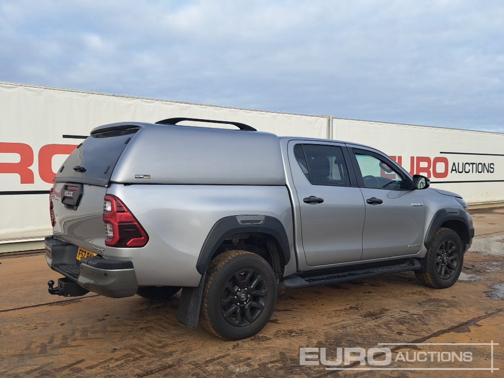 2022 Toyota Hilux Invincible X - 皮卡车:图5 2022 Toyota Hilux Invincible X - 皮卡车:图5