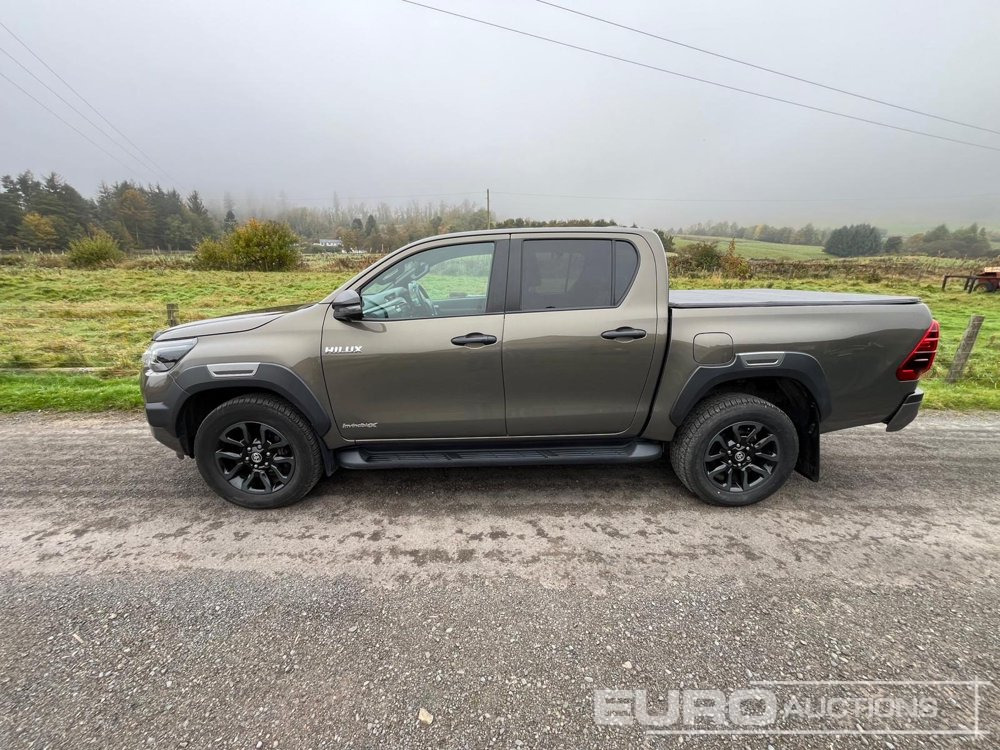 2023 Toyota Hilux Invincible X - 皮卡车:图5 2023 Toyota Hilux Invincible X - 皮卡车:图5