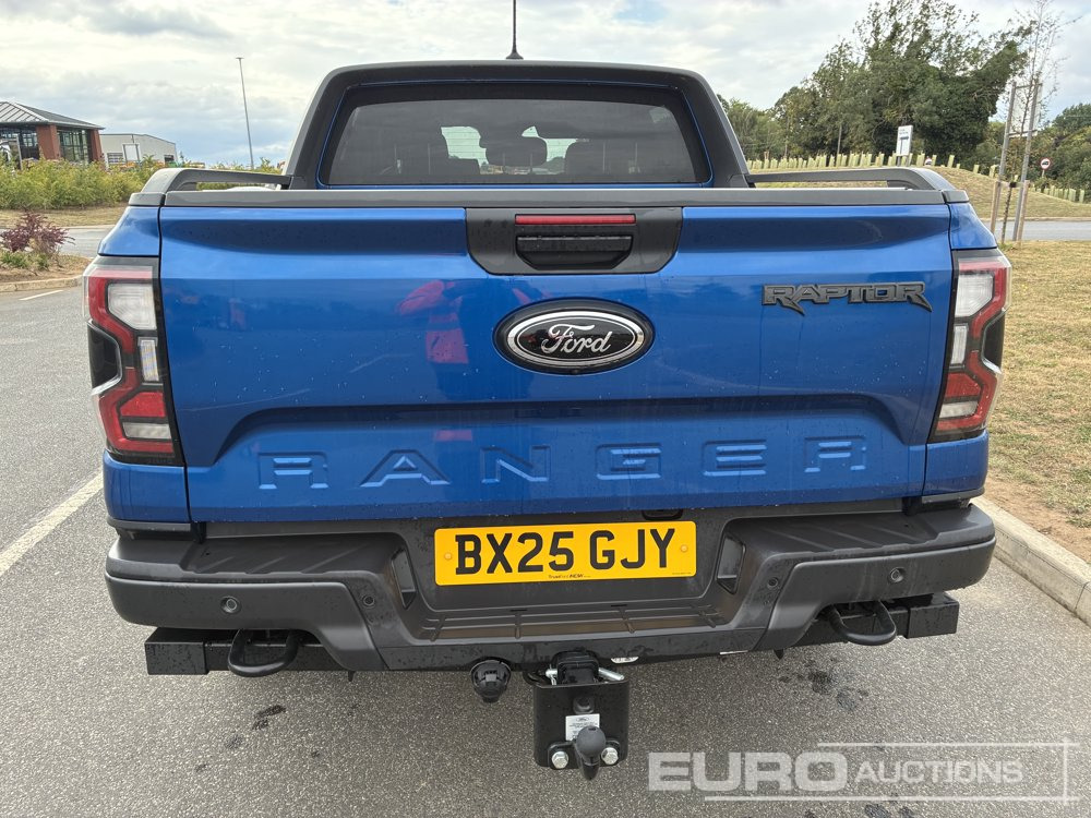 2025 Ford Ranger Raptor - 皮卡车:图4 2025 Ford Ranger Raptor - 皮卡车:图4
