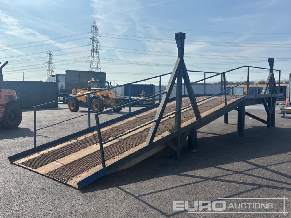30' x 8' Loading Ramp - 装载坡道:图5 30' x 8' Loading Ramp - 装载坡道:图5