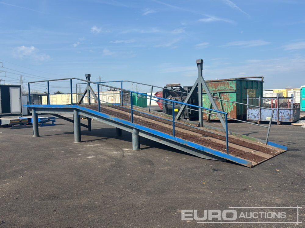 30' x 8' Loading Ramp - 装载坡道:图3 30' x 8' Loading Ramp - 装载坡道:图3