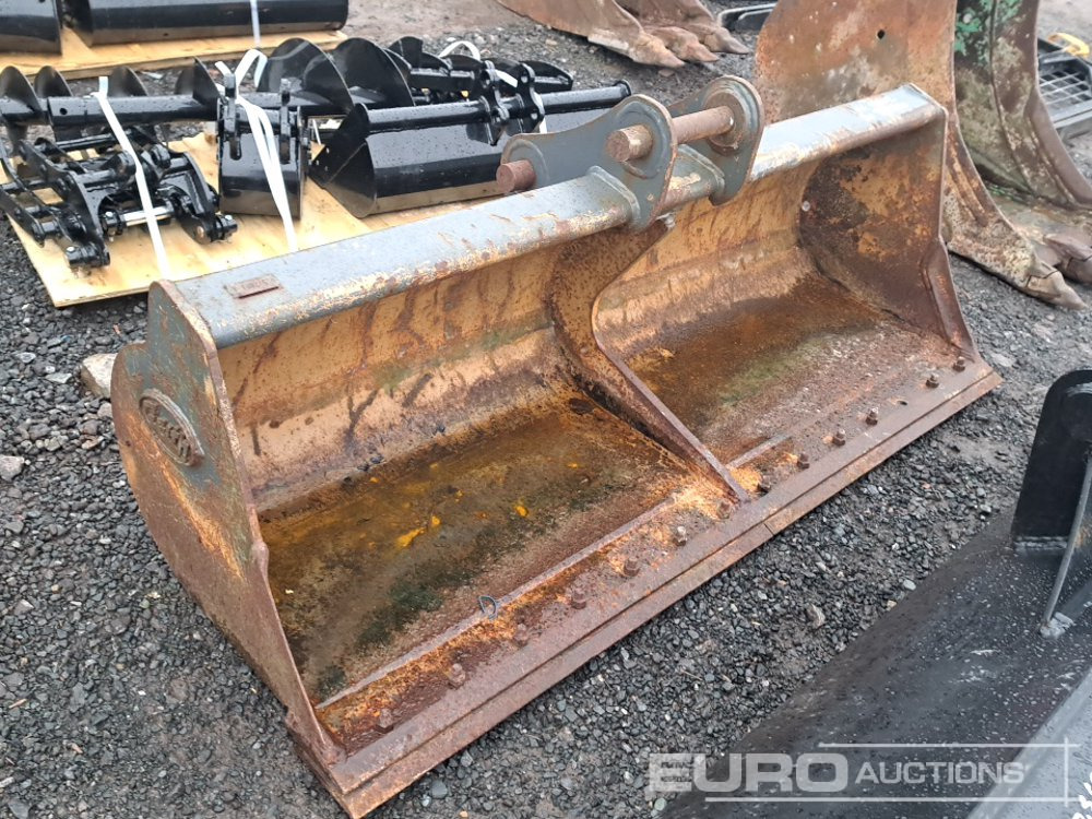 72" Geith Ditching Bucket 45mm Pin to suit 4-6 Ton Excavator - 铲斗:图1 72" Geith Ditching Bucket 45mm Pin to suit 4-6 Ton Excavator - 铲斗:图1