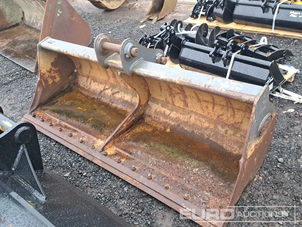 72" Geith Ditching Bucket 45mm Pin to suit 4-6 Ton Excavator - 铲斗:图2 72" Geith Ditching Bucket 45mm Pin to suit 4-6 Ton Excavator - 铲斗:图2