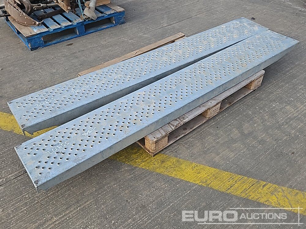8' Loading Ramp (2 of) - 建筑设备:图3 8' Loading Ramp (2 of) - 建筑设备:图3