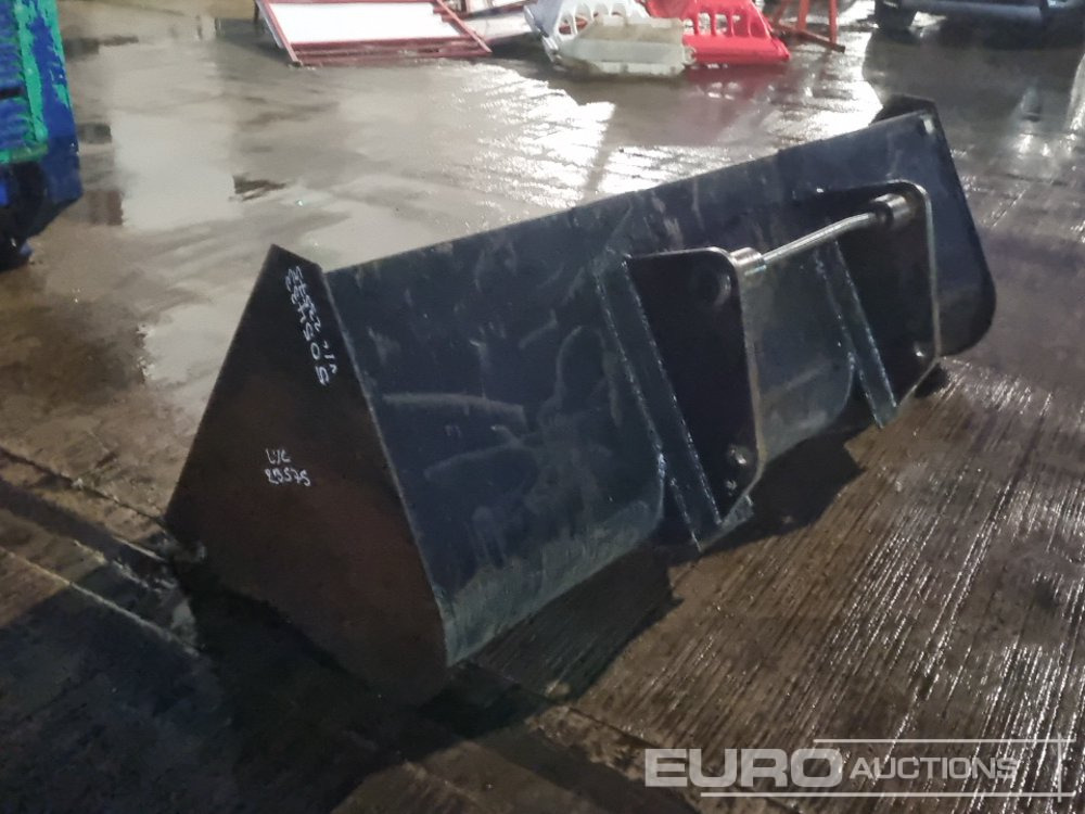 90" Loading Bucket to suit Manitou Telehandler - 铲斗:图3 90" Loading Bucket to suit Manitou Telehandler - 铲斗:图3